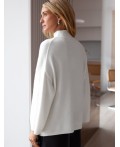 Свитер женский натуральный белый