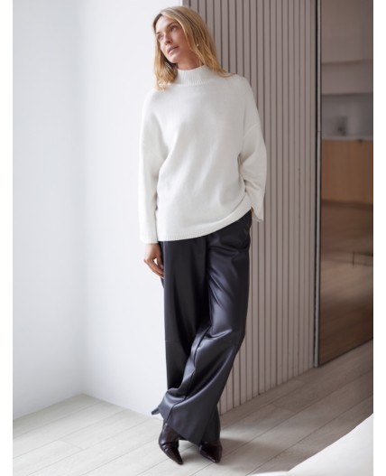 Свитер женский натуральный белый