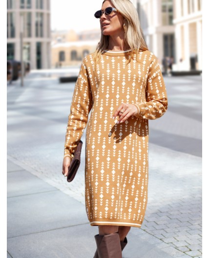 Платье вязаное женское бежевый-белый