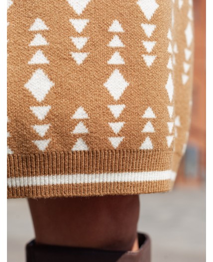 Платье вязаное женское бежевый-белый