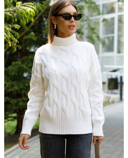 Свитер женский белый