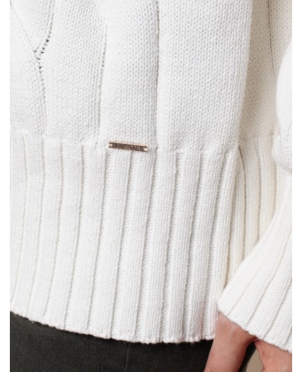 Свитер женский белый