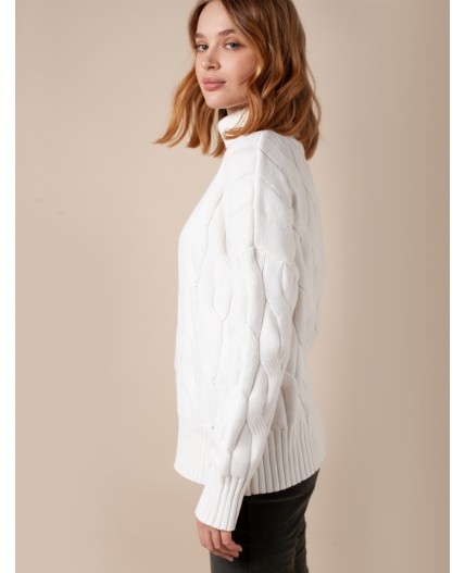 Свитер женский белый