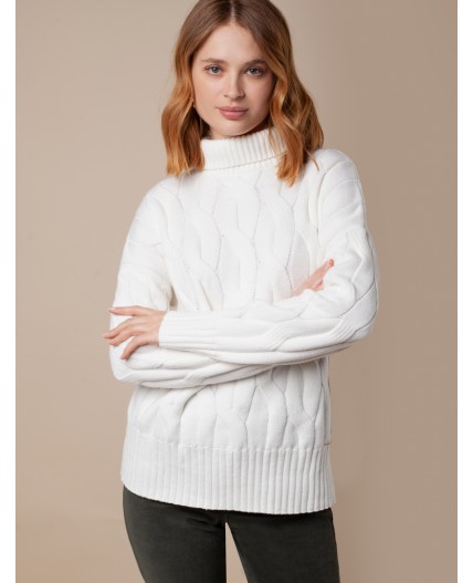 Свитер женский белый