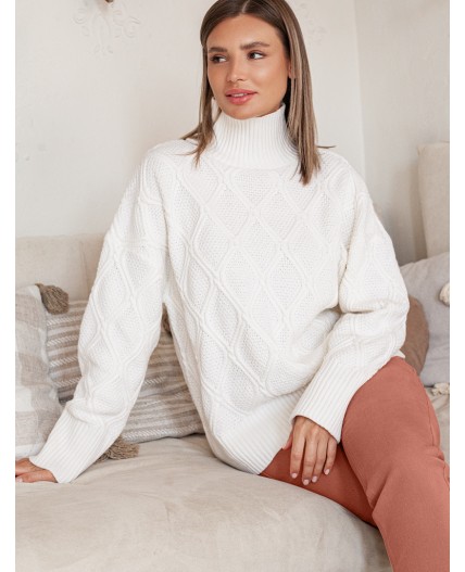 Свитер женский белый