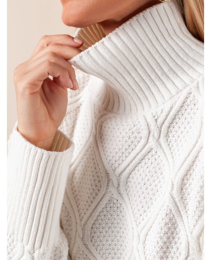 Свитер женский белый