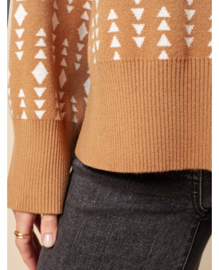 Свитер женский бежевый-белый