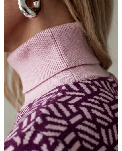 Свитер женский пурпурный