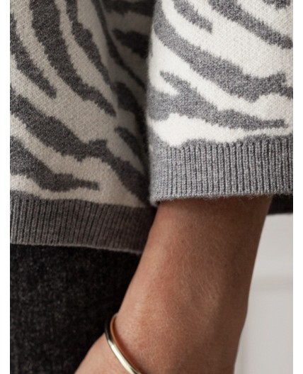 Свитер женский серый