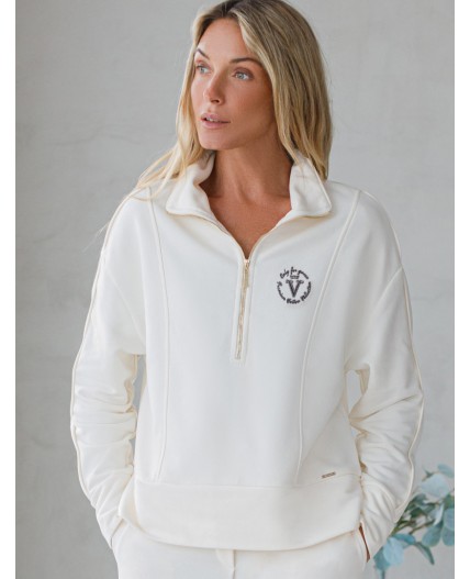 Джемпер женский молочный