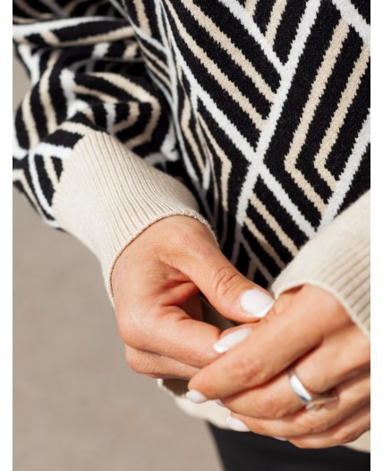 Свитер женский черный-бежевый