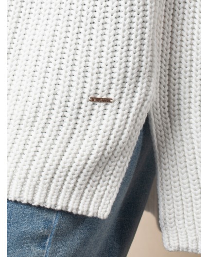 Свитер женский белый