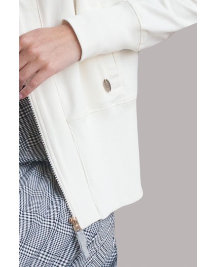 Джемпер женский молочный