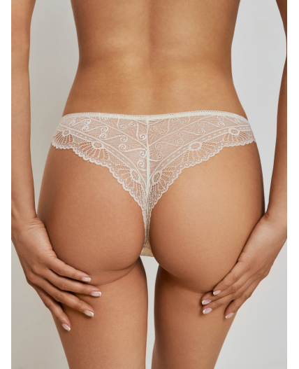 Трусы стринг жен Vega молочный