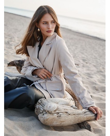 Куртка женская бежевый